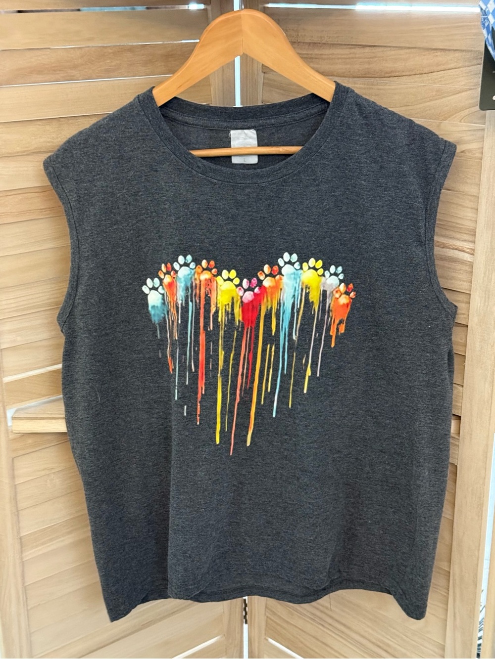Women’s Large Paw Print Heart Sleeveless Tank Top – Charcoal Gray
